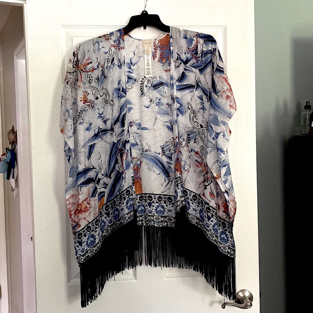 Chico’s Wrap; beautiful print with fringe detail